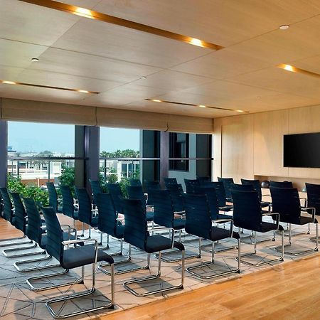 La Ville Hotel & Suites City Walk Dubai, Autograph Collection Exteriér fotografie Meeting room at the Westin Mumbai International Airport