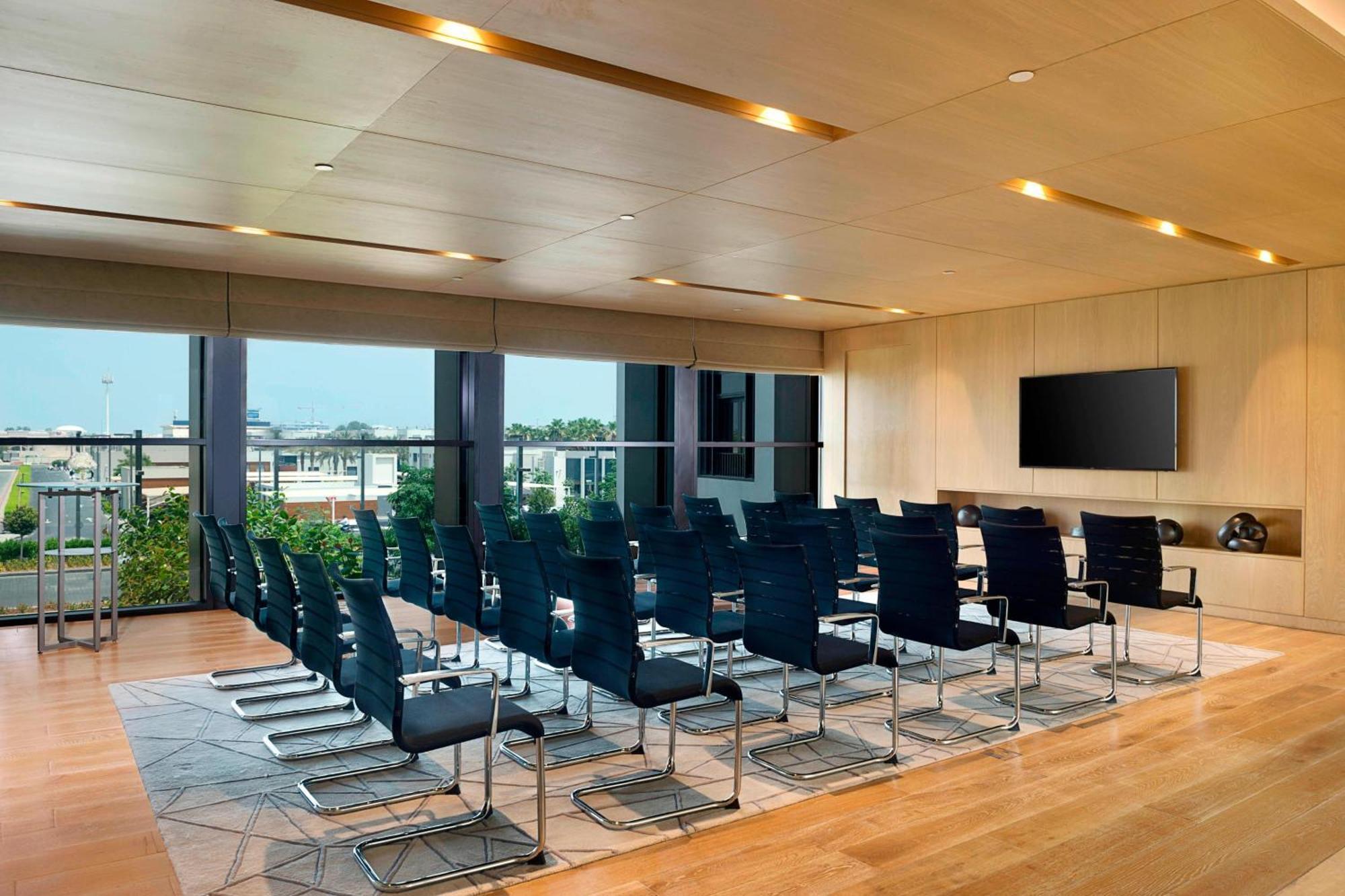 La Ville Hotel & Suites City Walk Dubai, Autograph Collection Exteriér fotografie Meeting room at the Westin Mumbai International Airport