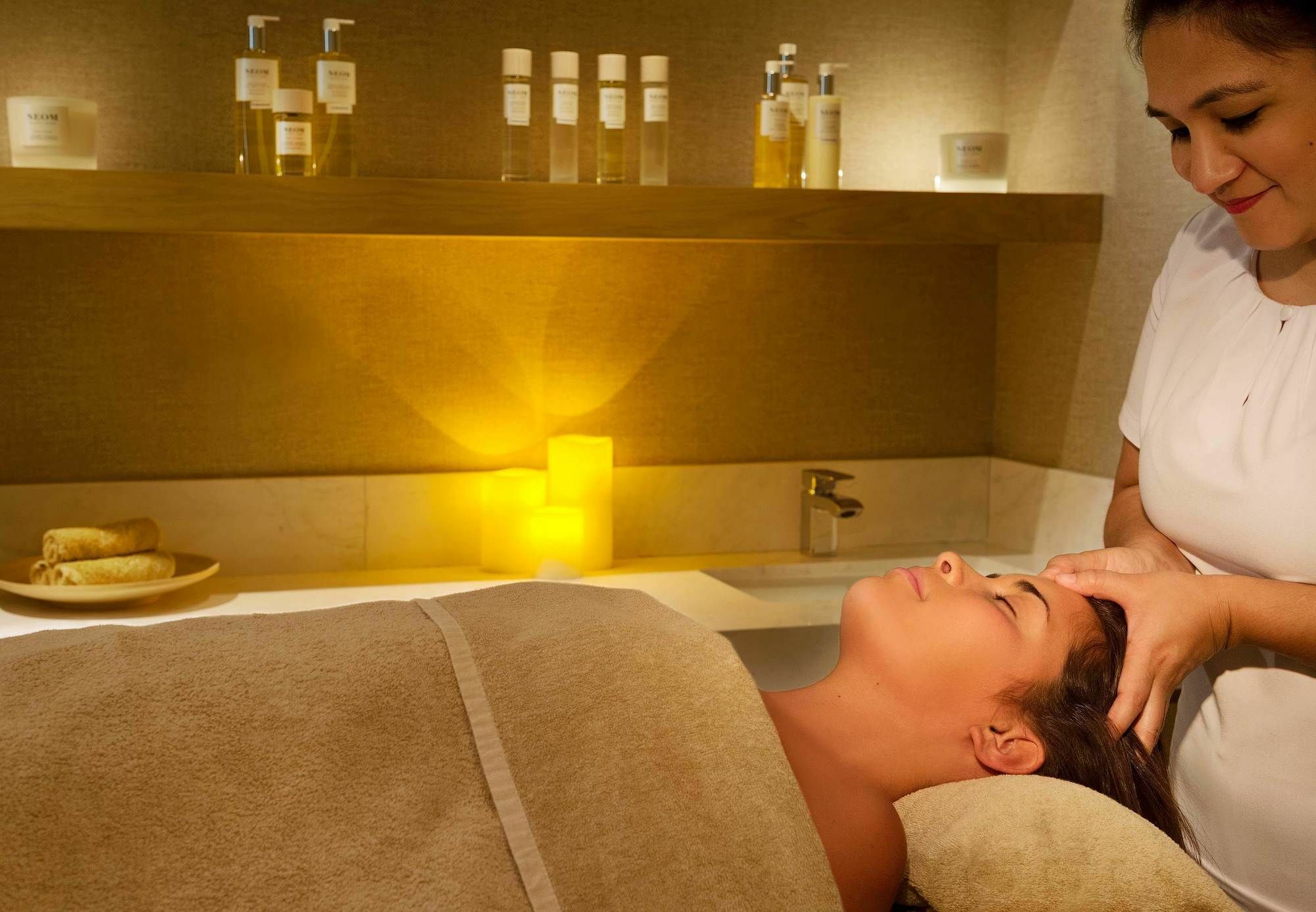 La Ville Hotel & Suites City Walk Dubai, Autograph Collection Exteriér fotografie A spa treatment