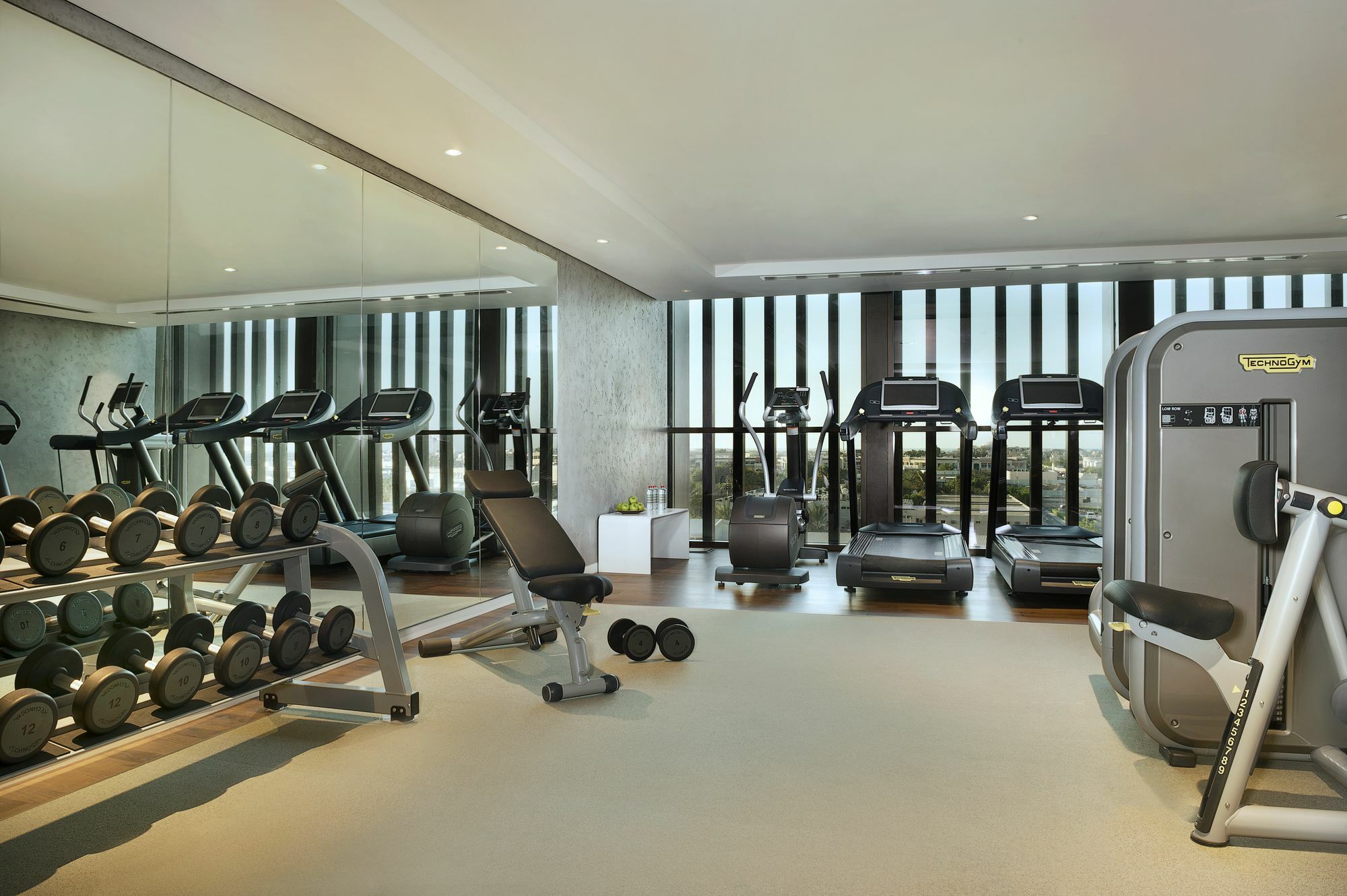 La Ville Hotel & Suites City Walk Dubai, Autograph Collection Exteriér fotografie The gym at the hotel