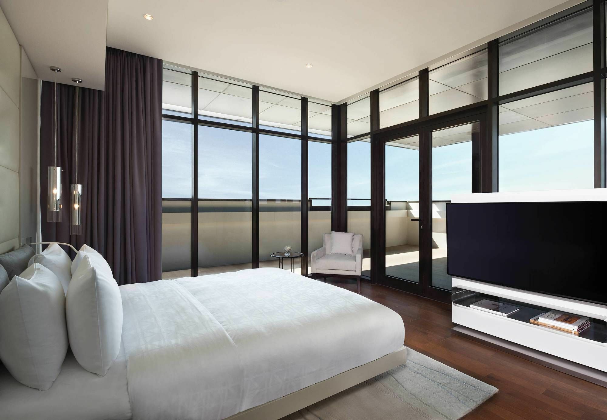 La Ville Hotel & Suites City Walk Dubai, Autograph Collection Exteriér fotografie A bedroom at the hotel
